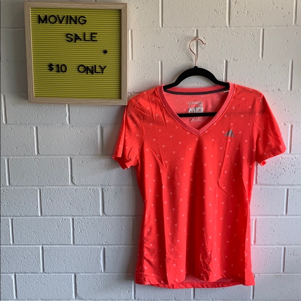 🎉MOVING SALE adidas pink tee size M🎉
